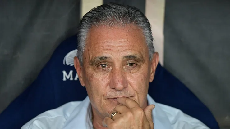 RJ - RIO DE JANEIRO - 29/09/2024 - BRASILEIRO A 2024, FLAMENGO X ATHLETICO-PR - Tite tecnico do Flamengo durante partida contra o Athletico-PR no estadio Maracana pelo campeonato Brasileiro A 2024. Foto: Thiago Ribeiro/AGIF