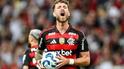 Felipe Melo destacou a qualidade do zagueiro Léo Pereira - Foto Arena LTDA / Alamy Stock Photo