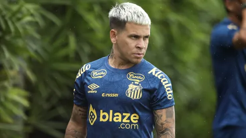 Soteldo foi a novidade na reapresentação do Santos após derrota no Rio de Janeiro