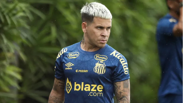 Soteldo foi a novidade na reapresentação do Santos após derrota no Rio de Janeiro