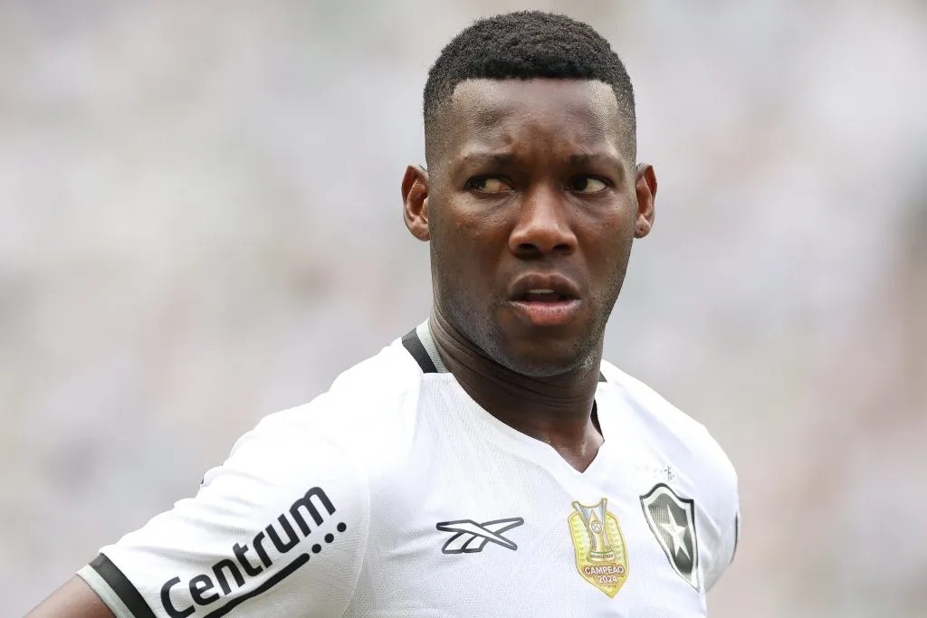 Patrick de Paula deve se manter no meio de campo contra a La U nesta 4ª – Foto: Vítor Silva/BFR