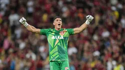 Rochet goleiro do Internacional comemora gol durante partida contra o Flamengo no estádio Maracanã pelo campeonato Brasileiro A 2025. Foto: Thiago Ribeiro/AGIF
