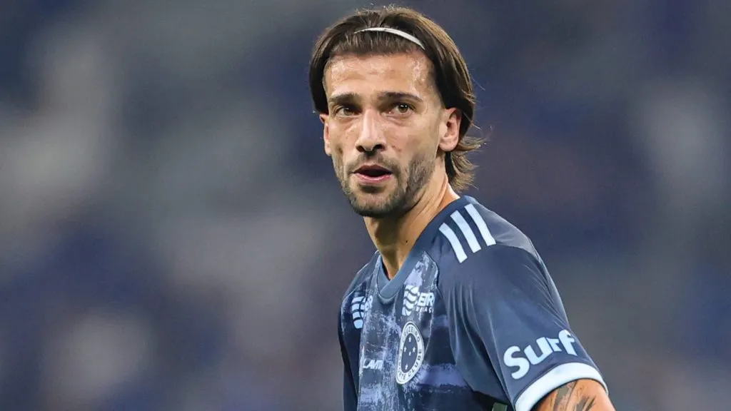 Lautaro Díaz, do Cruzeiro, não foi bem - Foto: Gilson Lobo/AGIF.