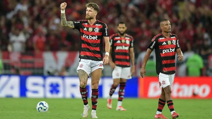Léo Pereira marcou o gol de empate contra o Inter pelo Brasileirão