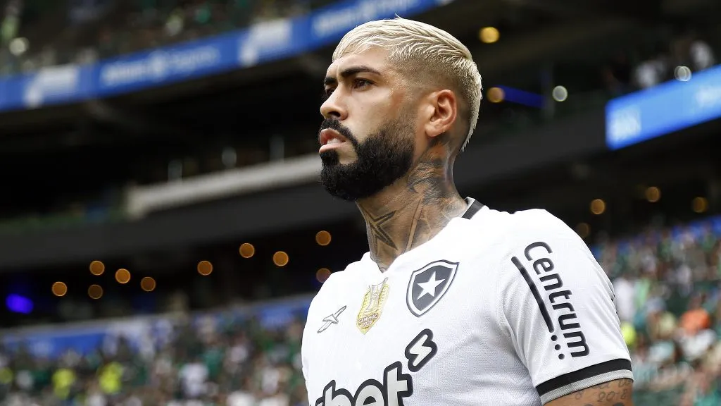 Alexander Barboza concentrado em partida contra o Palmeiras, válida pela estreia do Campeonato Brasileiro. Foto: Vítor Silva/Botafogo.