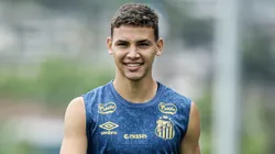 Deivid Washington perdeu primeiros treinos da semana no CT Rei Pelé por ver passaporte italiano