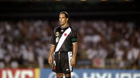 Edmundo em ação com a camisa do Vasco no Mundial de Clubes de 2000, realizado no Brasil. Foto: Shaun Botterill /Getty Images.