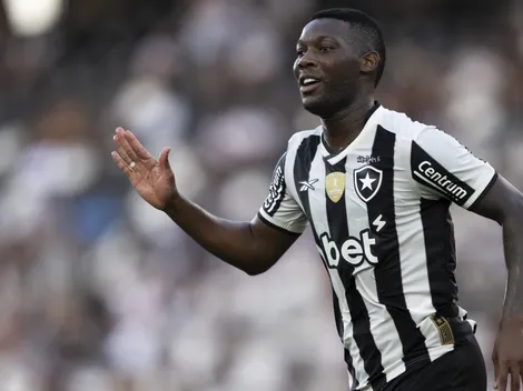 Patrick de Paula se destaca no Botafogo e elogia Savarino