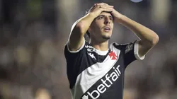 RJ - RIO DE JANEIRO - 30/03/2025 - BRASILEIRO A 2025, VASCO X SANTOS - Nuno Moreira jogador do Vasco lamenta durante partida contra o Santos no estadio Sao Januario pelo campeonato Brasileiro A 2025. Foto: Alexandre Loureiro/AGIF