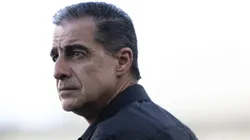 Torcida do Botafogo cobra explicações do técnico do Botafogo, Renato Paiva após insistência no atacante Matheus Martins