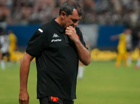 Vascaínos pedem demissão de Carille e definem sucessor