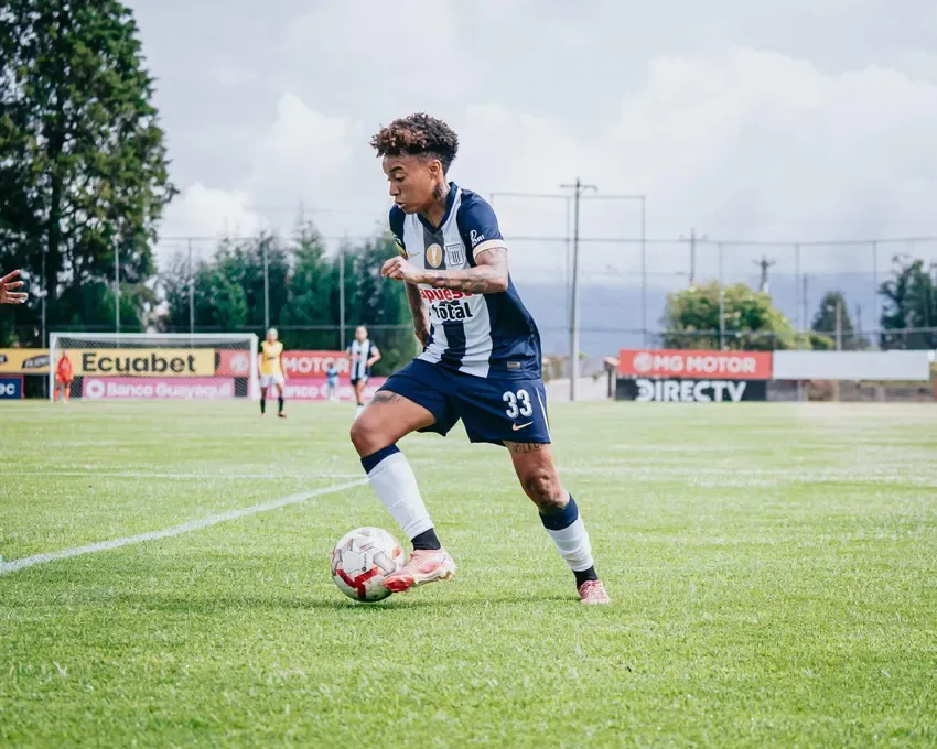Annaysa durante partida pelo Alianza Lima. Foto: Fernando Mejia / Alianza Lima