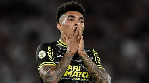 Após expulsão, Igor Jesus se torna desfalque para a próxima rodada da Libertadores - Foto: Thiago Ribeiro/AGIF