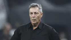 Kudelka durante a partida desta quarta-feira (2).