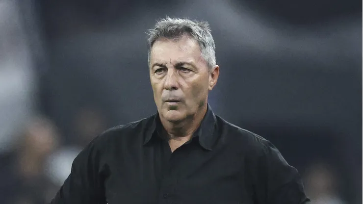 Kudelka durante a partida desta quarta-feira (2).