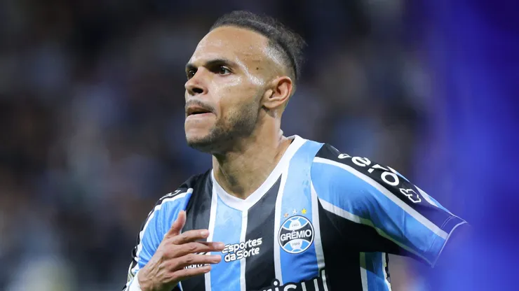 Braithwaite comemora gol pelo Grêmio. Foto: Maxi Franzoi/AGIF