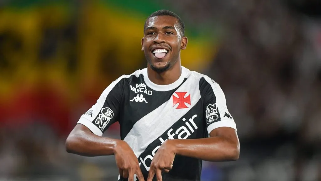 Rayan comemora gol pelo Vasco. Foto: Thiago Ribeiro/AGIF