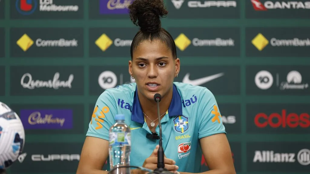 Atacante Amanda Gutierres em entrevista coletiva com a Seleção Brasileira