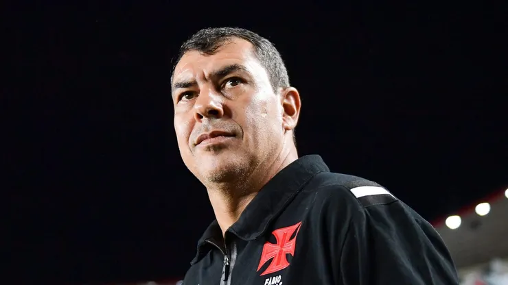 Carille durante partida do Vasco no BR, contra o Santos.
