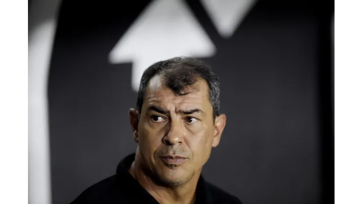 Fabio Carille técnico do Vasco durante partida contra o Santos no estádio São Januário pelo campeonato Brasileiro A 2025. Foto: Alexandre Loureiro/AGIF