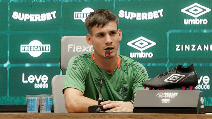 Lavega deu sua 1ª entrevista oficial - FOTO: LUCAS MERÇON / FLUMINENSE F.C.