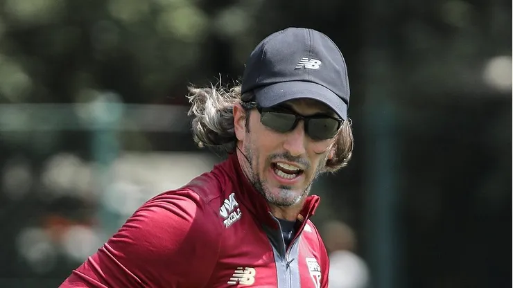 Zubeldía em treino na Barra Funda