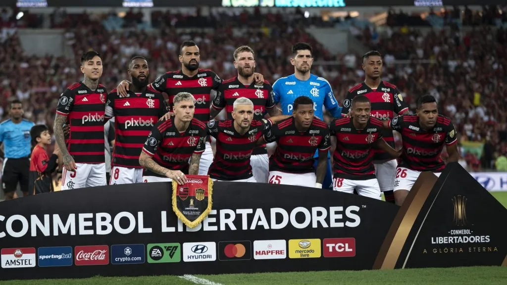 RJ – RIO DE JANEIRO – 19/09/2024 – COPA LIBERTADORES 2024, FLAMENGO X PENAROL – Jogadores do Flamengo posam para foto antes da partida contra Penarol no estadio Maracana pelo campeonato Copa Libertadores 2024. Foto: Jorge Rodrigues/AGIF