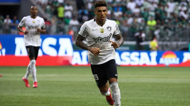 Igor Jesus, atacante do Botafogo. Foto: Jorge Rodrigues/AGIF