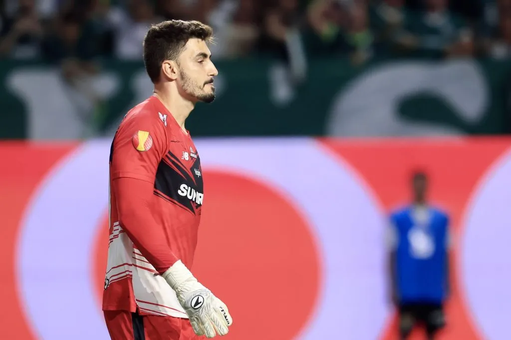 SP – SAO PAULO – 10/03/2025 – PAULISTA 2025, PALMEIRAS X SAO PAULO – Rafael goleiro do Sao Paulo durante partida contra o Palmeiras no estadio Arena Allianz Parque pelo campeonato Paulista 2025. Foto: Marcello Zambrana/AGIF