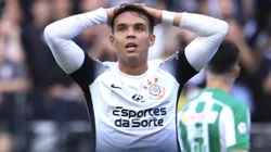 Giovane jogador do Corinthians lamenta durante partida contra o Juventude no estádio Arena Corinthians pelo campeonato Brasileiro A 2024. Foto: Marcello Zambrana/AGIF