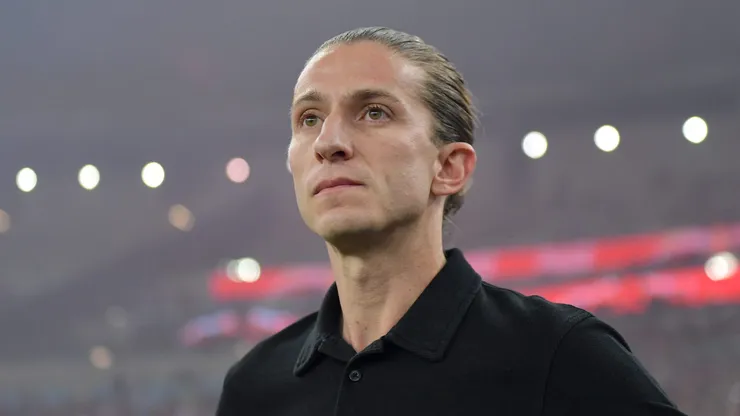 Filipe Luis tecnico do Flamengo durante partida contra o Internacional. Foto: Thiago Ribeiro/AGIF