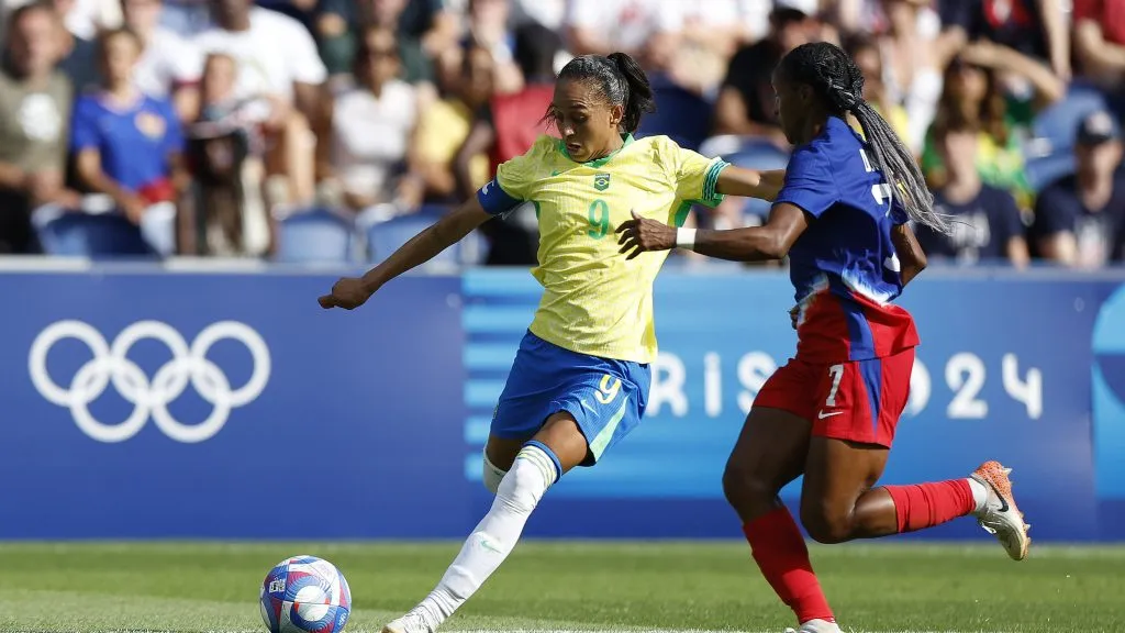 Seleção Brasileira em confronto contra os Estados Unidos nos Jogos de Paris 2024