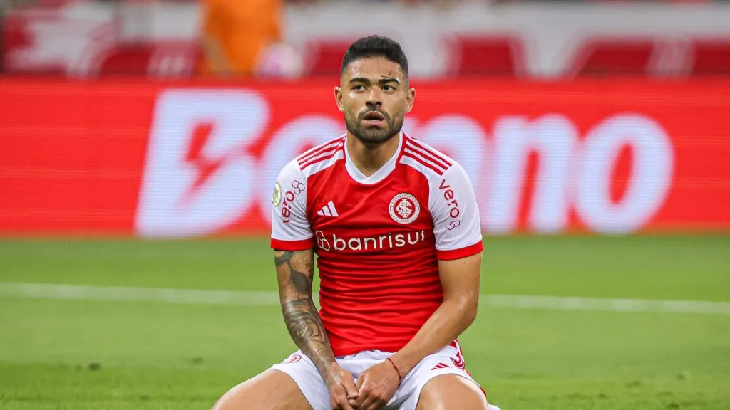 Bruno Tabata jogador do Internacional lamenta durante partida contra o Flamengo, Foto: Maxi Franzoi/AGIF