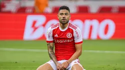 Bruno Tabata jogador do Internacional lamenta durante partida contra o Flamengo no estádio Beira-Rio pelo campeonato Brasileiro A 2024. Foto: Maxi Franzoi/AGIF