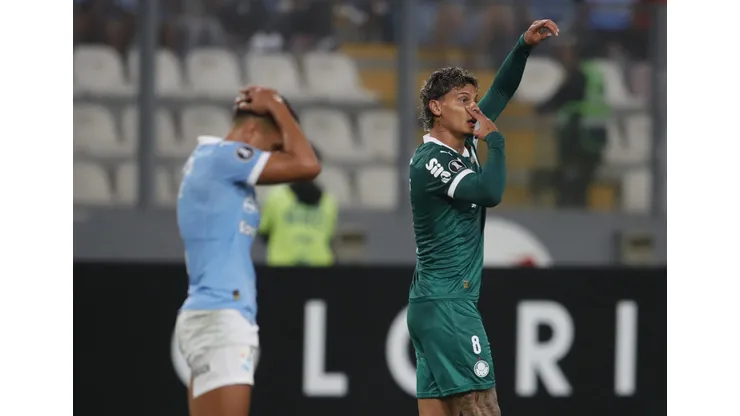 Ríos marcou o gol da vitória de ontem (3). Foto: Daniel Apuy/Getty Images