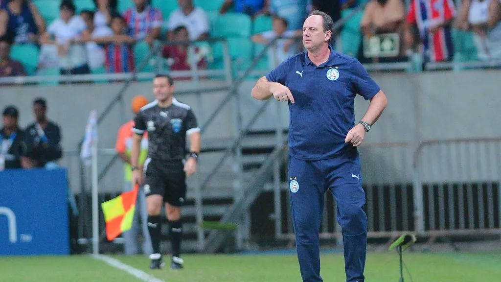 Rogério Ceni critica postura do Botafogo em negociação por Cauly – Foto: Walmir Cirne/AGIF