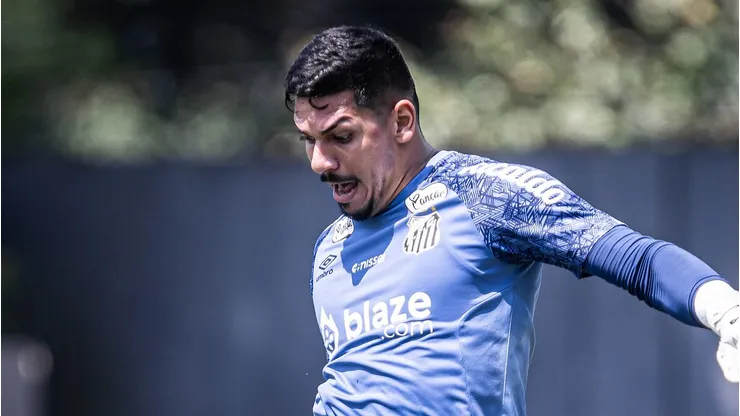 João Paulo quer deixar o Santos na próxima janela de transferências