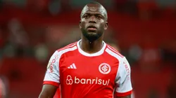 Enner Valencia iniciou no banco, mas foi o homem-gol do Colorado