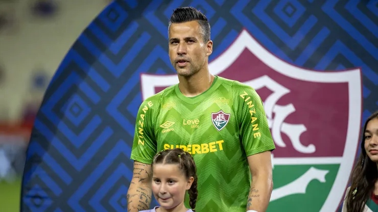 Fábio goleiro do Fluminense durante partida contra o Fortaleza no estádio Arena Castelão pelo campeonato Brasileiro A 2025.