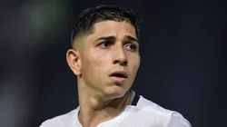 Savarino jogador do Botafogo durante partida contra o Vasco no estádio São Januário pelo campeonato Carioca 2025.