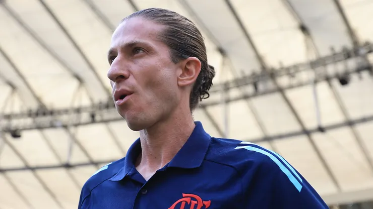 Cansaço e precaução fazem Filipe Luís fazer 4 trocas no Flamengo diante do Vitória