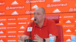 Alessandro Barcellos, presidente do Internacional, durante entrevista coletiva. Foto: Ricardo Duarte/Internacional.