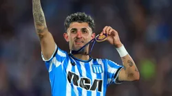 Martirena com a medalha de campeão da Sul-Americana