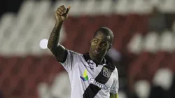 Dedé em ação com a camisa do Vasco, em São Januário. Foto: Wagner Meier/AGIF.
