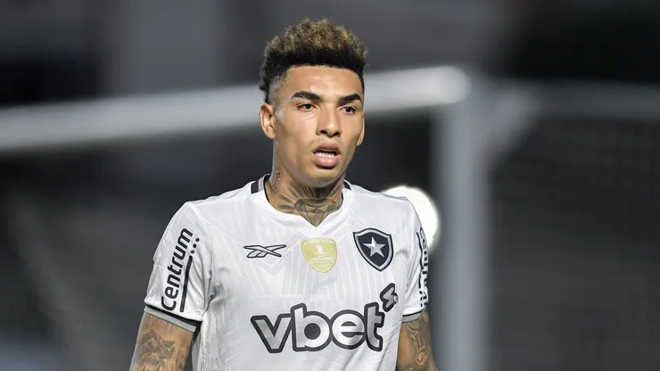 Igor Jesus, jogador do Botafogo, durante partida contra o Vasco, pelo Campeonato Carioca. Foto: Thiago Ribeiro/AGIF.