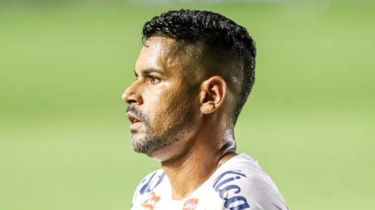 Aderlan jogador do Santos durante partida contra o Corinthians no estádio Vila Belmiro pelo campeonato Paulista 2024.