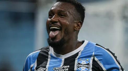 Volante gremista está prester a completar um ano de Grêmio