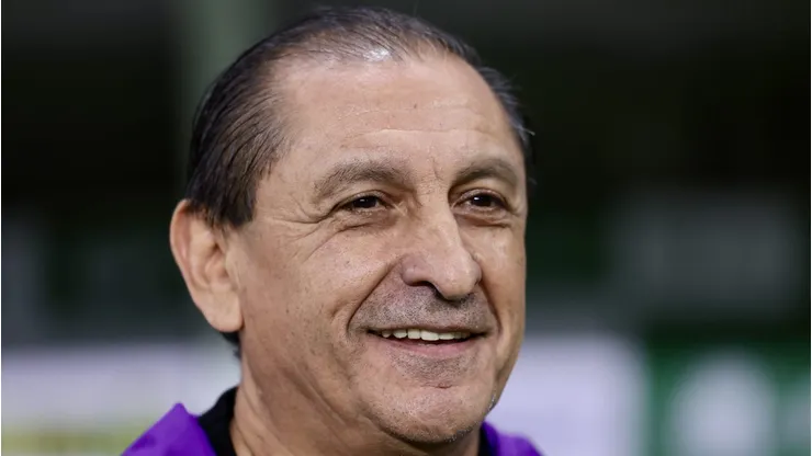 Ramón Díaz pediu a contratação de atacante.