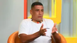 Diego Souza aprova o camisa 10 do Internacional.