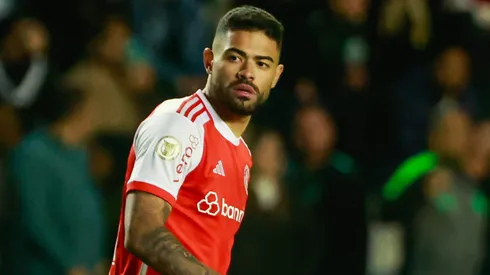 Bruno Tabata em ação pelo Internacional - Foto: Luiz Erbes/AGIF